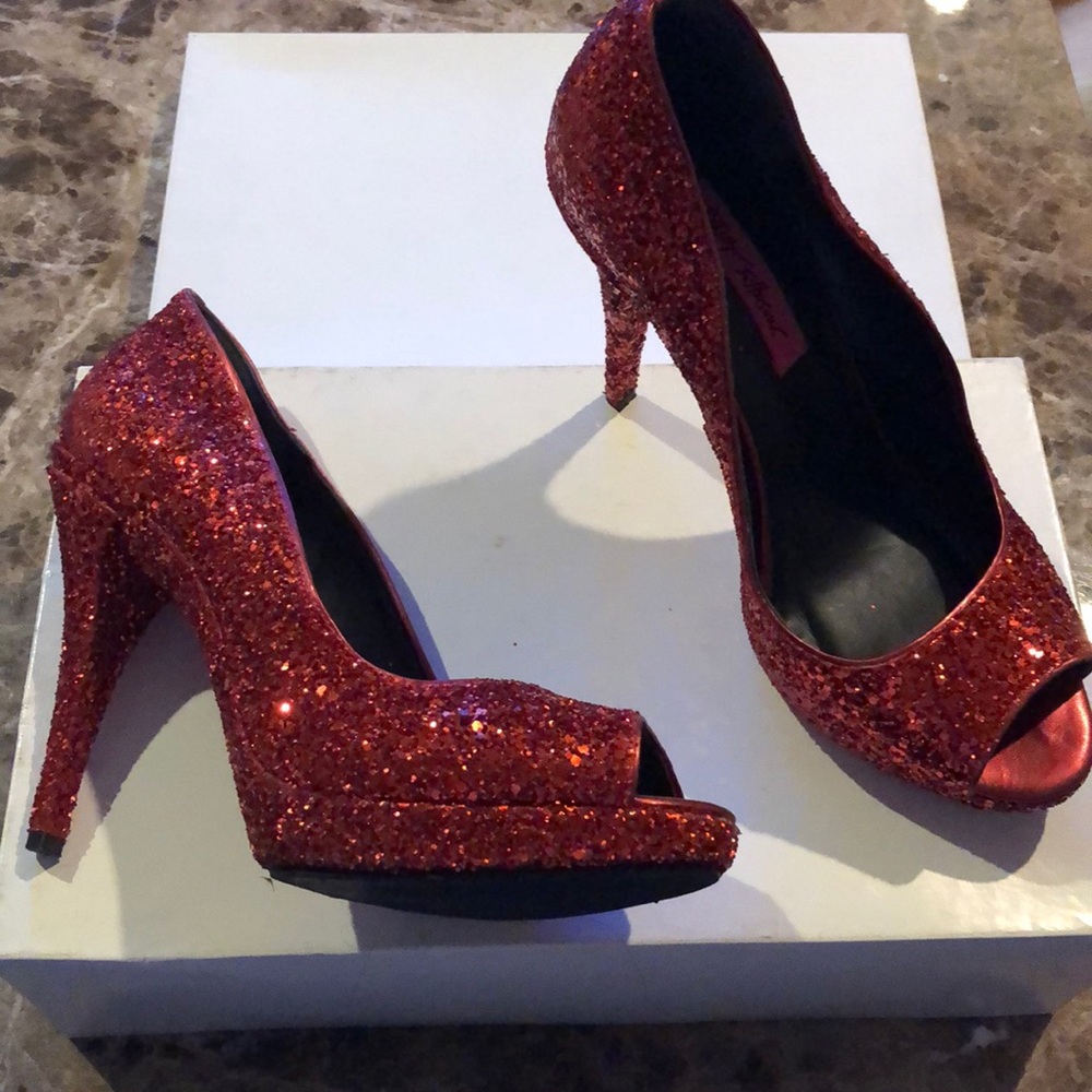 Betsey Johnson Red Glitter Peep Toe Pumps SZ 10